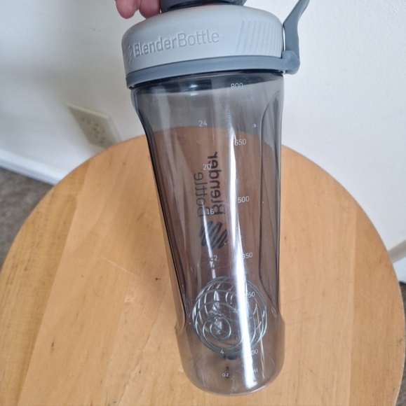 BlenderBottle 32oz Radian Tritan Water Bottle Shacker Bottle Peeble Gray - Picture 8 of 8